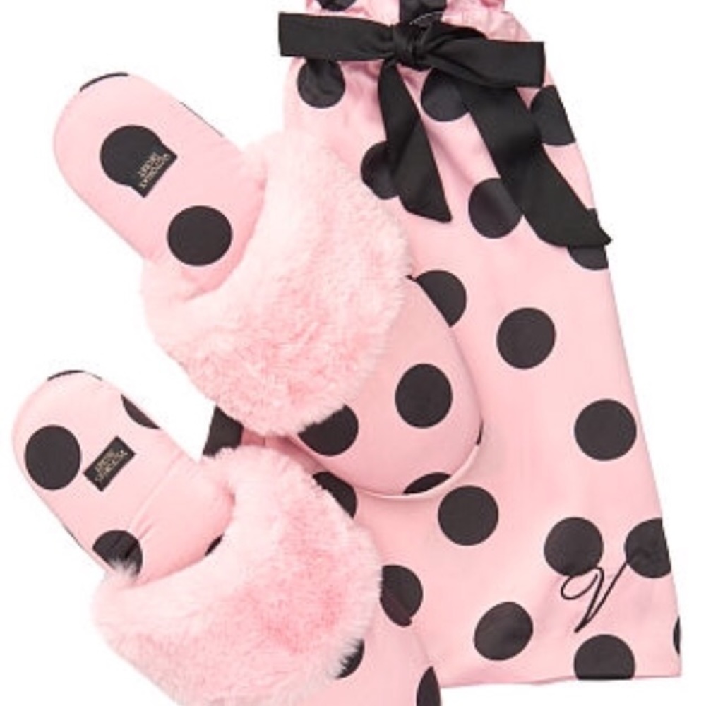 Rare Victoria Secret Slppers In A Carry Bag.Fur Trin Pink With Black Polkadots